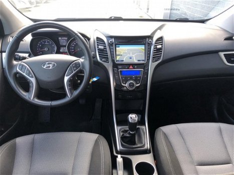 Hyundai i30 - 1.6 GDI i-Vision (Navi + Camera / Clima / Cruise) - 1