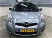 Toyota Yaris - 1.3 VVT-i Now NAP 5drs AIRCO dealeronderhouden - 1 - Thumbnail
