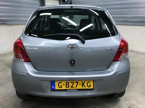 Toyota Yaris - 1.3 VVT-i Now NAP 5drs AIRCO dealeronderhouden - 1