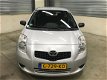 Toyota Yaris - 1.3 VVTi Terra 5 drs airco dealeronderhouden - 1 - Thumbnail