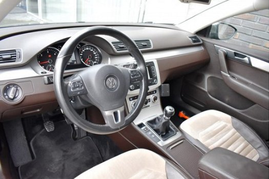 Volkswagen Passat Variant - 1.6TDI HIGHLINE LEDER 17