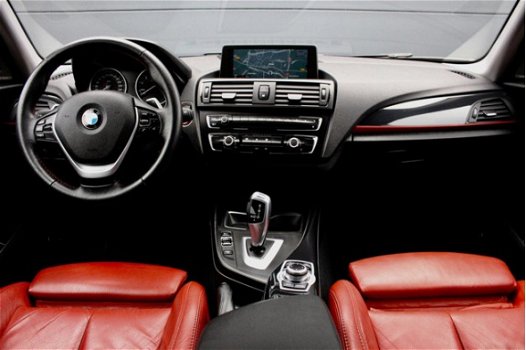 BMW 1-serie - 118i Business Line Sport Automaat (GROOT-NAVIGATIE, LEDER, HARMAN/KARDON SPORTSTOELEN, - 1