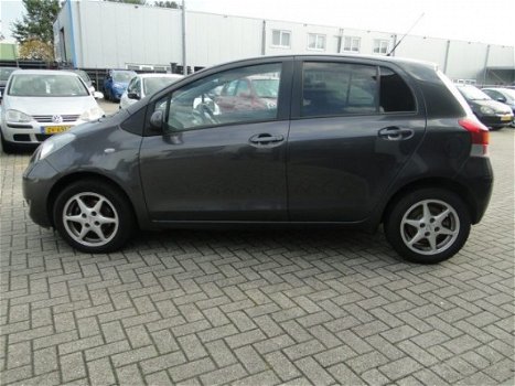 Toyota Yaris - 1.3 VVTi Dynamic Lim 6 bak Airco Boekjes - 1