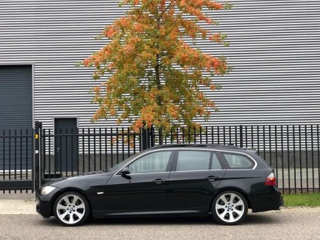 BMW 3-serie Touring - 330d M-Pakket, M-Stoelen, Navi, Pano, Leder, PDC, Stoelvw - 1