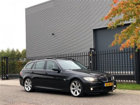 BMW 3-serie Touring - 330d M-Pakket, M-Stoelen, Navi, Pano, Leder, PDC, Stoelvw - 1