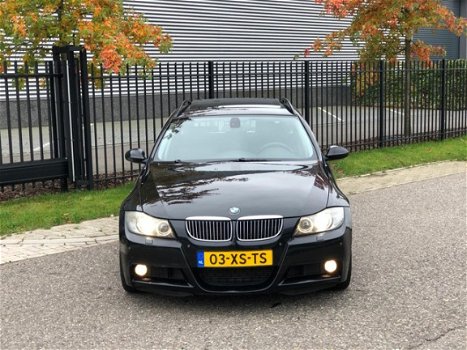 BMW 3-serie Touring - 330d M-Pakket, M-Stoelen, Navi, Pano, Leder, PDC, Stoelvw - 1