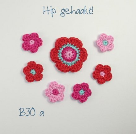 Hip gehaakt! setje hip gehaakte bloemetjes - nr. 1