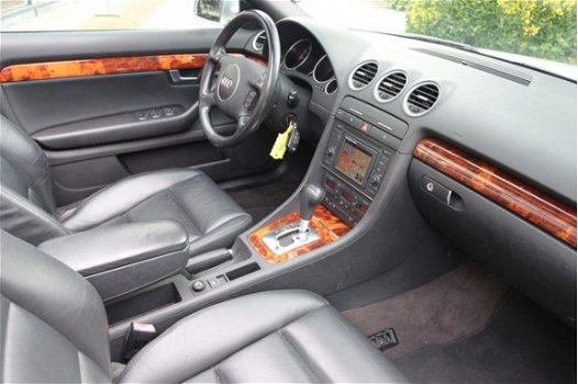 Audi A4 Cabriolet - 2.4 V6 Exclusive Navigatie Electr. kap Leder Xenon - 1