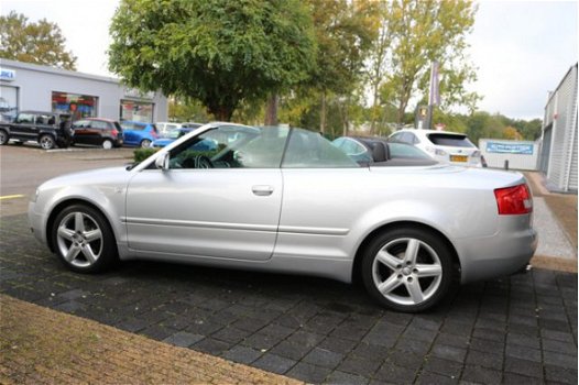 Audi A4 Cabriolet - 2.4 V6 Exclusive Navigatie Electr. kap Leder Xenon - 1