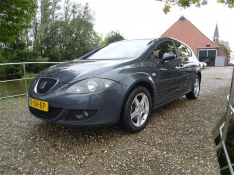 Seat Leon - 1.6 Reference Met Airco + Cruise Nu € 3.499, - Nieuwe APK - 1