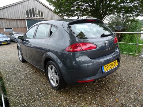 Seat Leon - 1.6 Reference Met Airco + Cruise Nu € 3.499, - Nieuwe APK - 1