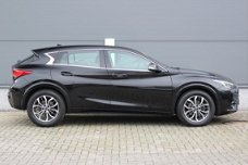 Infiniti Q30 - 1.5d Business Automaat | Navigatie | Cruise & Climate Control | Stoelverwarming | DAB