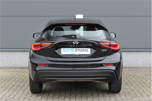 Infiniti Q30 - 1.5d Business Automaat | Navigatie | Cruise & Climate Control | Stoelverwarming | DAB - 1