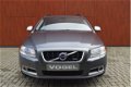 Volvo V70 - 2.5 FT R-Design-231PK-Aut-18 inch-Sportleer - 1 - Thumbnail