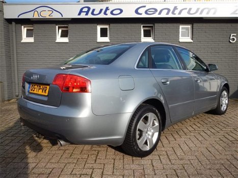 Audi A4 - 1.8 T PRO LINE leder navi 4x el ramen airco/ecc trekhaak - 1