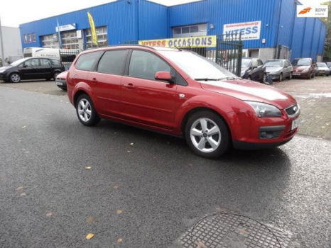 Ford Focus Wagon - 1.6-16V Futura - 1