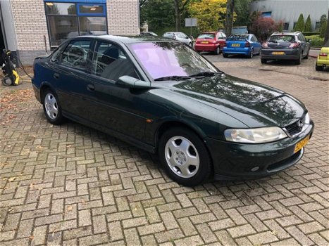 Opel Vectra - 1.6-16V Business Edition - 1