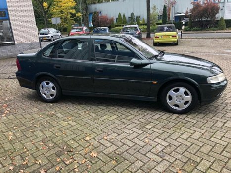 Opel Vectra - 1.6-16V Business Edition - 1