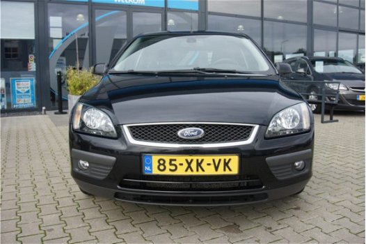 Ford Focus - 1.6-16V Futura - 1