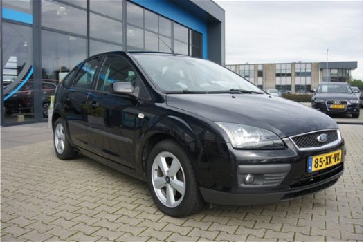 Ford Focus - 1.6-16V Futura - 1