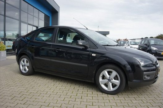 Ford Focus - 1.6-16V Futura - 1