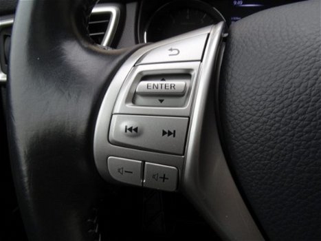 Nissan Qashqai - 1.2 DIG-T 115pk X-Tronic Automaat Connect Edition | Rondomzicht camera | Panoramada - 1