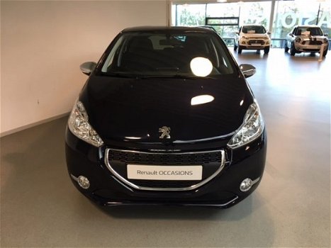 Peugeot 208 - 1.2 PureTech Style AUTOMAAT INCL. TREKHAAK 7-POLIG | NAVI | 5-DEURS | PARKEERSENSOREN - 1