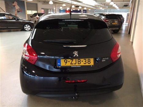 Peugeot 208 - 1.2 PureTech Style AUTOMAAT INCL. TREKHAAK 7-POLIG | NAVI | 5-DEURS | PARKEERSENSOREN - 1