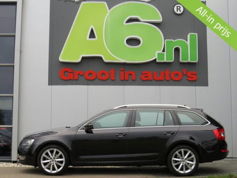 Skoda Octavia Combi - 1.4 TSI Greentech Elegance Businessline Automaat Trekhaak Xenon Gr Navi Stoelv - 1