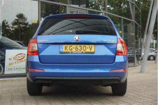 Skoda Octavia Combi - 1.6 TDI Greentech Ambition Business NL-Auto Nav/climate - 1