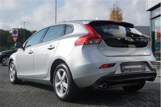 Volvo V40 - 1.6 T3 Kinetic INTRO-LINE NAVIGATIE BLEUTOOTH - 1