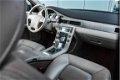 Volvo XC70 - 2.4 D5 Momentum / Automaat / Parkeersensoren / Navigatie / Klimaat + Cruise control - 1 - Thumbnail