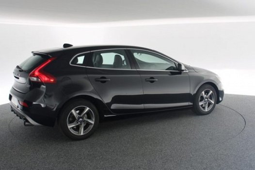 Volvo V40 - D2 R-Design Bns 120pk Navigatie Full Map Leer Alcantara - 1