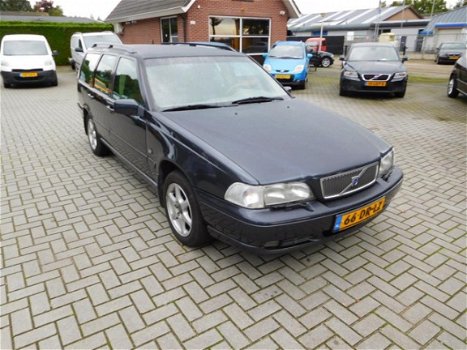 Volvo V70 - 2.4 Comfort 7 persoons - 1