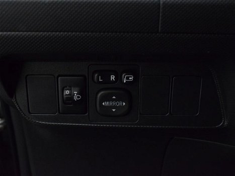 Toyota Auris - 1.8 Full Hybrid Dynamic | Navigatie - 1