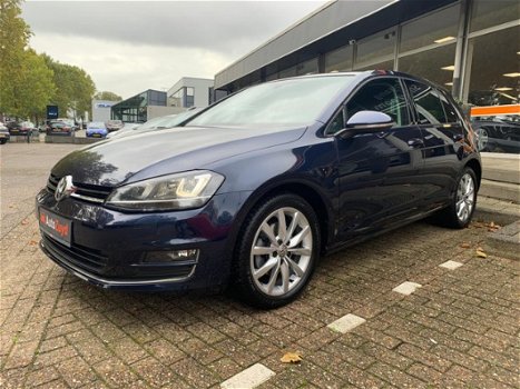 Volkswagen Golf - 1.4 TSI Highline Autom/140pk/Navi/Xenon/Leder - 1