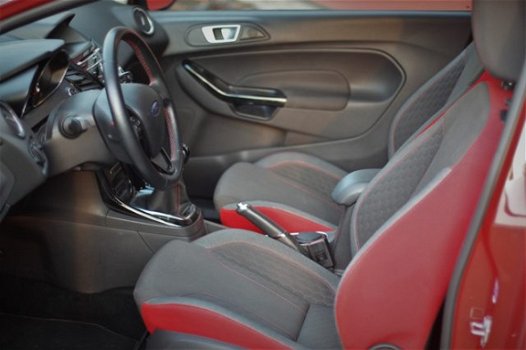 Ford Fiesta - 1.0 EcoB. Red Edit - 1
