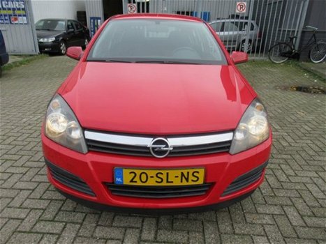 Opel Astra - 1.6 Essentia - 1