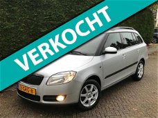 Skoda Fabia Combi - 1.6-16V ZEER NETJES/TREKHAAK/AIRCO/VELGEN