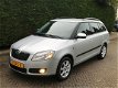 Skoda Fabia Combi - 1.6-16V ZEER NETJES/TREKHAAK/AIRCO/VELGEN - 1 - Thumbnail