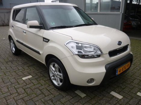 Kia Soul - 1.6 CRDi X-ecutive LEDER/AIRCO/LMV - 1