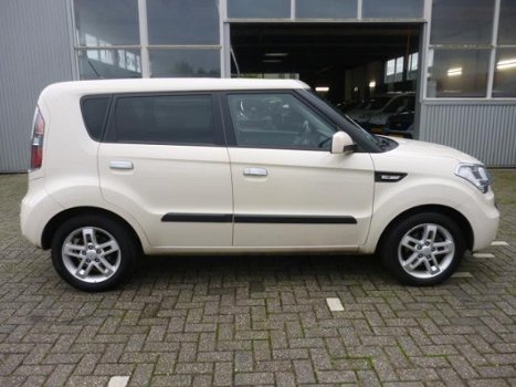 Kia Soul - 1.6 CRDi X-ecutive LEDER/AIRCO/LMV - 1