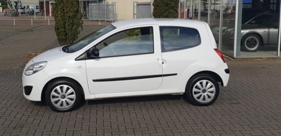 Renault Twingo - 1.2 Authentique , Beurt en 4 nieuwe banden - 1