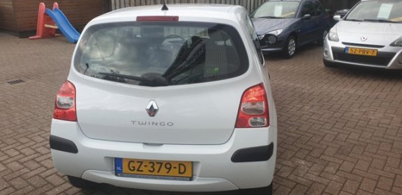 Renault Twingo - 1.2 Authentique , Beurt en 4 nieuwe banden - 1