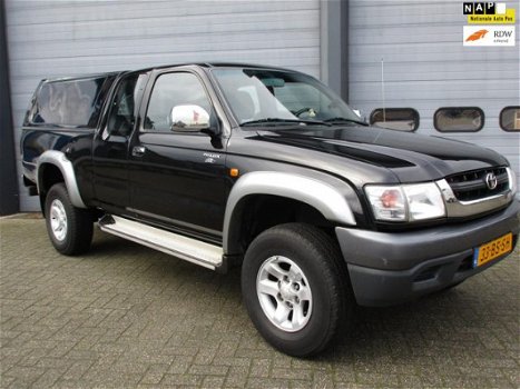 Toyota HiLux - 2.5 D4-D 100 Xtra AIRCO, TREKHAAK, LUCHTVERING - 1