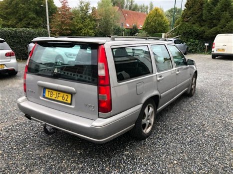 Volvo V70 - V70; 2.5 AUT - 1