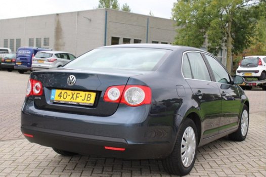 Volkswagen Jetta - 1.6 Comfortline NAVI CLIMATE GARANTIE - 1