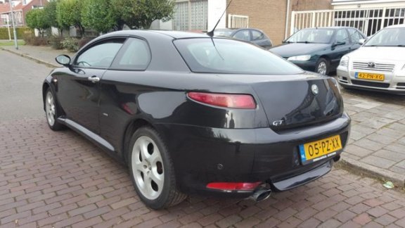 Alfa Romeo GT - 1.9 JTD Distinctive - 1