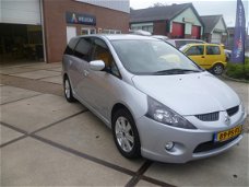 Mitsubishi Grandis - 2.4-16V Intense 6p. Nieuwstaat, Automaat, Navigatie, 6-persoons, trekhaak, Clim