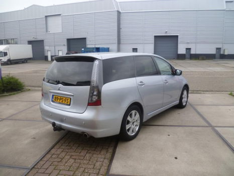 Mitsubishi Grandis - 2.4-16V Intense 6p. Nieuwstaat, Automaat, Navigatie, 6-persoons, trekhaak, Clim - 1